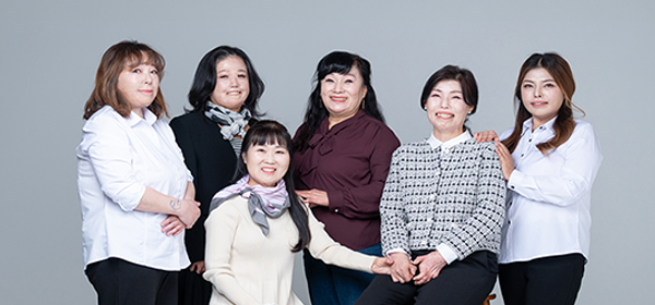 6명의 여성 화상경험자